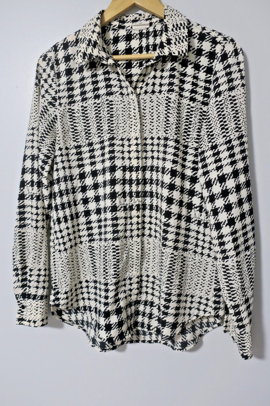 Richard Allen x H&M Blouse Women's Size 4 Signature Houndstooth Button-Up