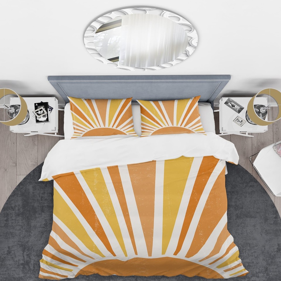 Designart 'Minimalist Bright Shining Orange Sun Rays II' Orange Full