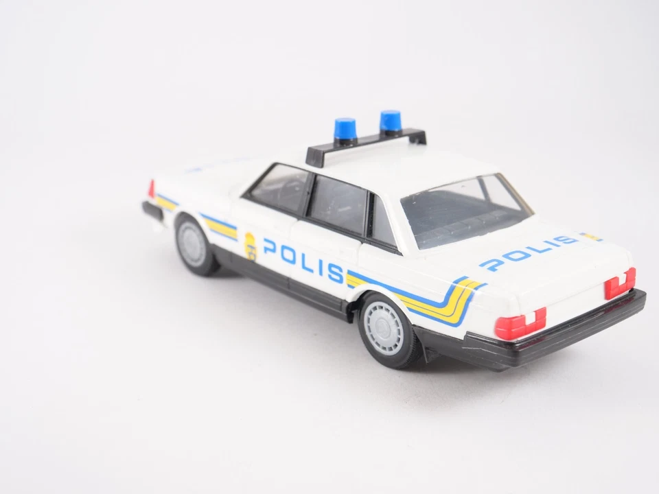 STAHLBERG JUJU Finland Volvo 240 GL Polis Plastica 24 Cm - Immagine 3 di 4