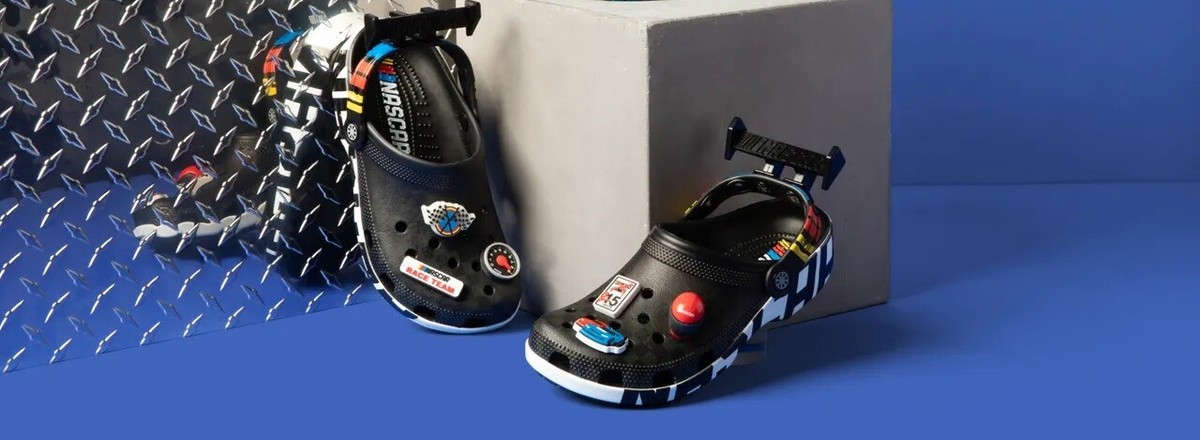 NASCAR × Crocs Classic Clog 2024 Black All Sizes Men display picture 3