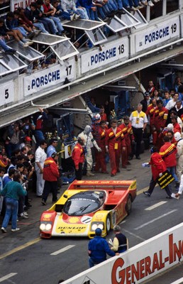 Hans Joachim Stuck Jr Klaus Ludwig Derek Bell Porsche AG Porsche - 1988 Photo 19