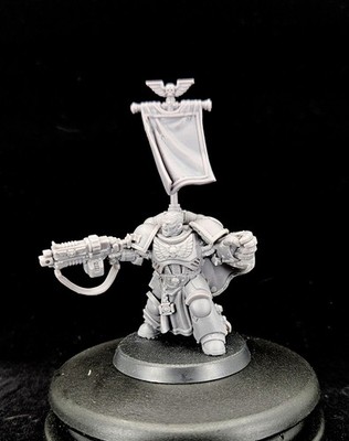 Warhammer 40K Space Marines Captain Centos 