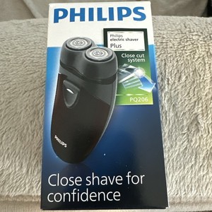 Philips Men's Electric Travel Shaver Cordless Battery-powered Pq206