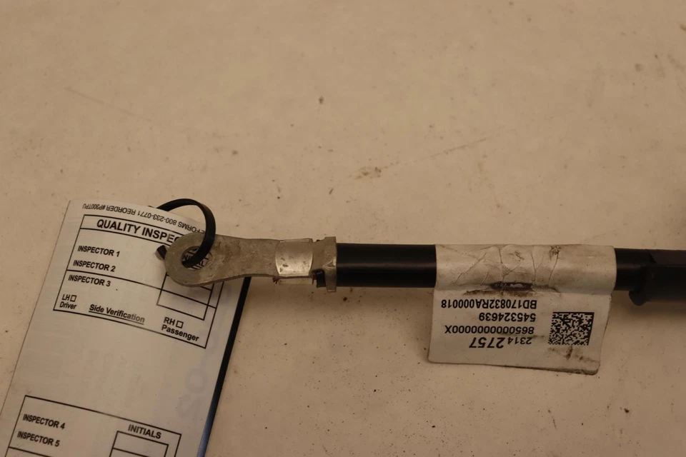 Terminal de batería negativa Chevy Corvette 2014-2019 con sensor de corriente OEM Foto 4 de 4