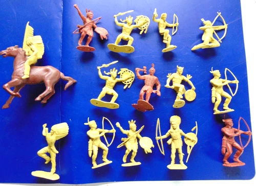 Marx  Western Playset 14  Indian Figures and one horse Vtg