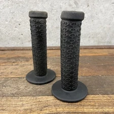 Vintage Gary Fisher BMX Grips Black Old School BMX Flange 5 in 22.2   Stamped