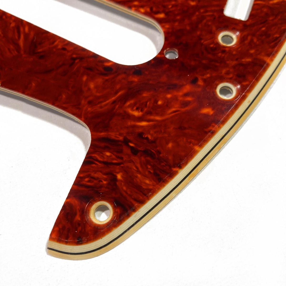 Wide Bevel Aged Edge Tortoise Pickguard for MIJ Fender Mustang '65