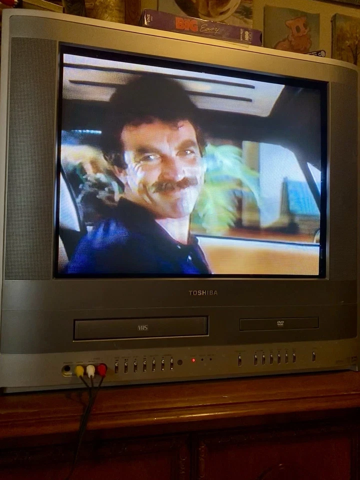 VHS Magnum P.I. - Don't eat the snow in Hawaii - Tom Selleck TV show Daddy - Image 4 of 4