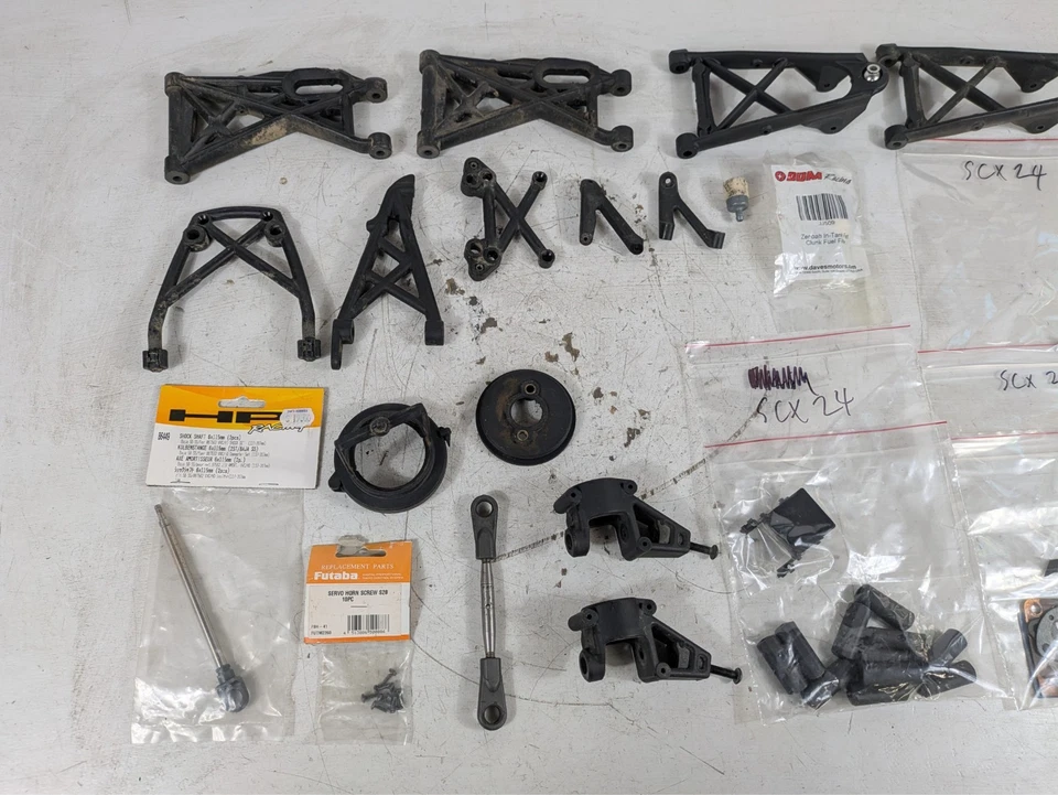 HPI Baja 5b 1/5th scale RC Buggy Misc Parts Lot - Image 2 of 3