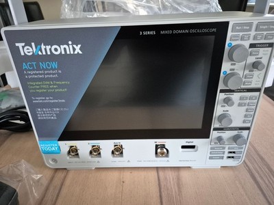 Tektronix MDO32-3-BW-100 , 3- SA1 ,  A1 MDO3 Serie Oszilloskop Neu