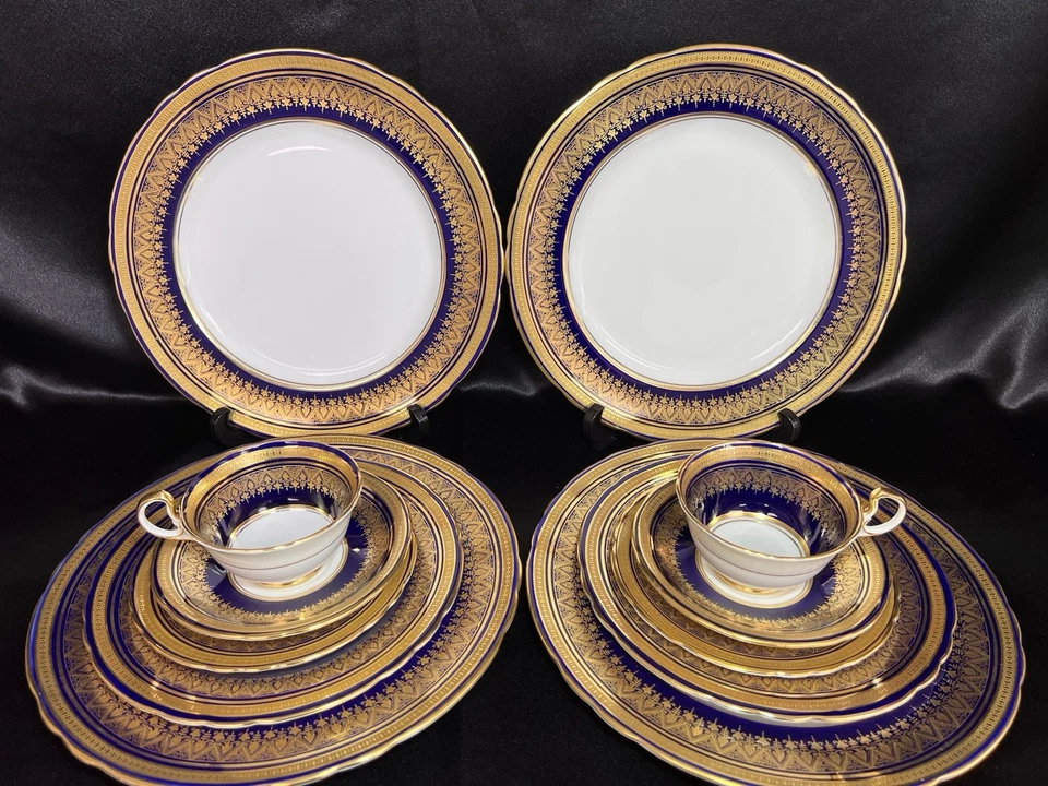 Juego de 12 personas AYNSLEY borde de vieira incrustado dorado azul cobalto patrón Simcoe  Foto 2 de 4