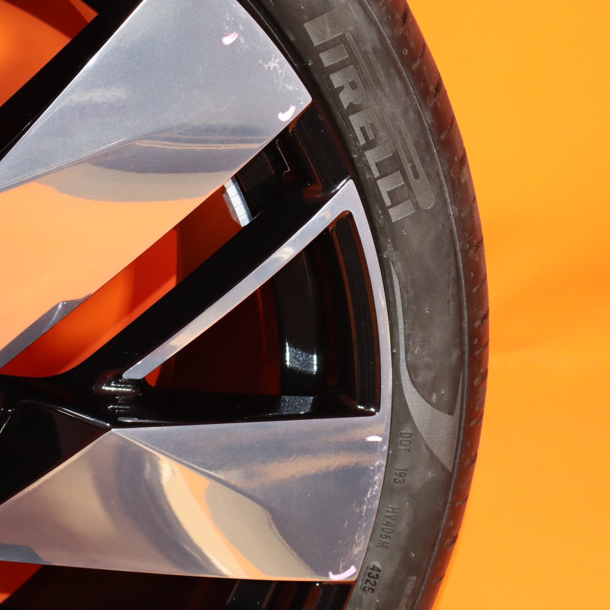 Rolls-Royce Cullinan 2025-2026 Rear Wheel