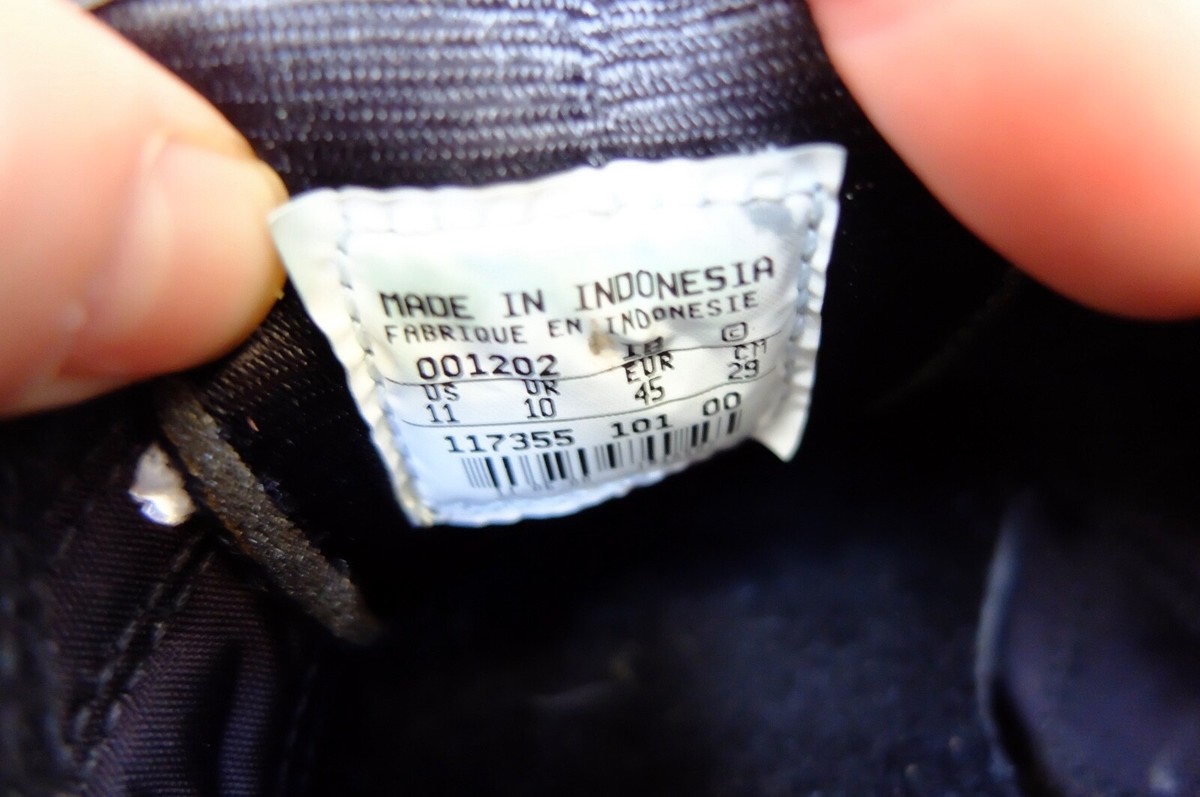 Vintage Nike T90 1 2000 Football Boots UK 10.5 metal studs white