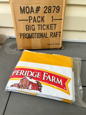 PEPPERIDGE FARM CHOCOLATE CHUNK BIG COOKIES INFLATABLE RAFT
