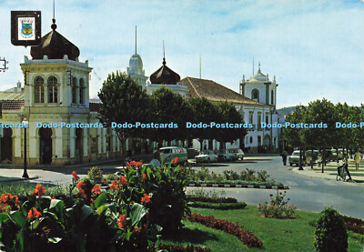 D171613 Loule. Portugal. Esplanade von Gago Coutinho und Avenue of the Republica.