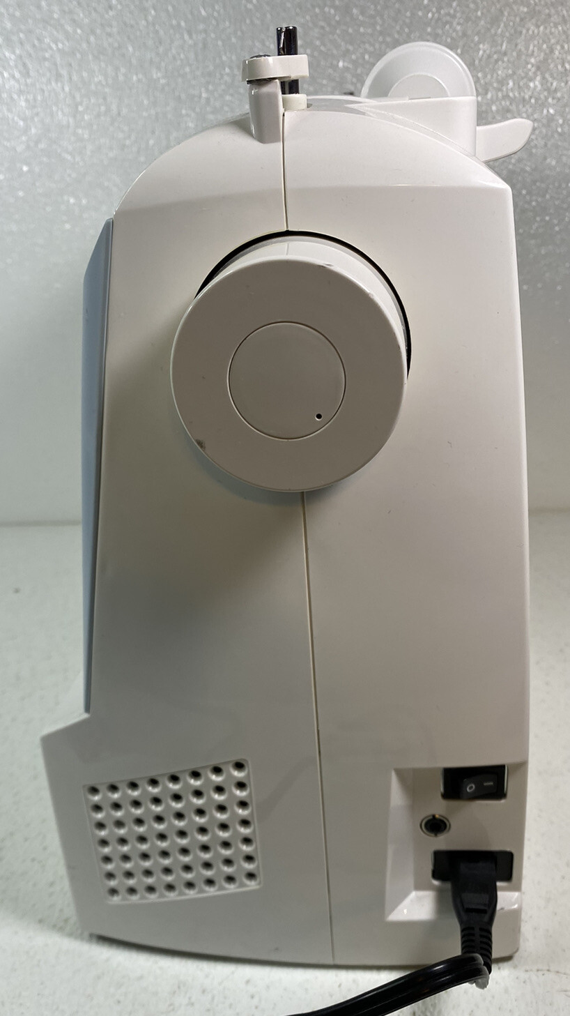 SINGER Advance 7422 Electronic Sewing Machine Working W/ Foot Pedal