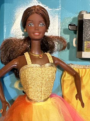Vintage 1977 Barbie Fashion Photo Christie In Original Box w Play
