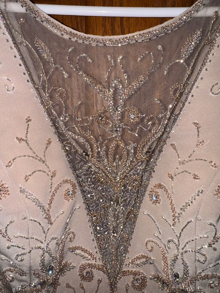 Vestido de noche Cameron Blake by Mon Cheri rubor dorado para mujer talla 6 cuentas adornadas Foto 4 de 4