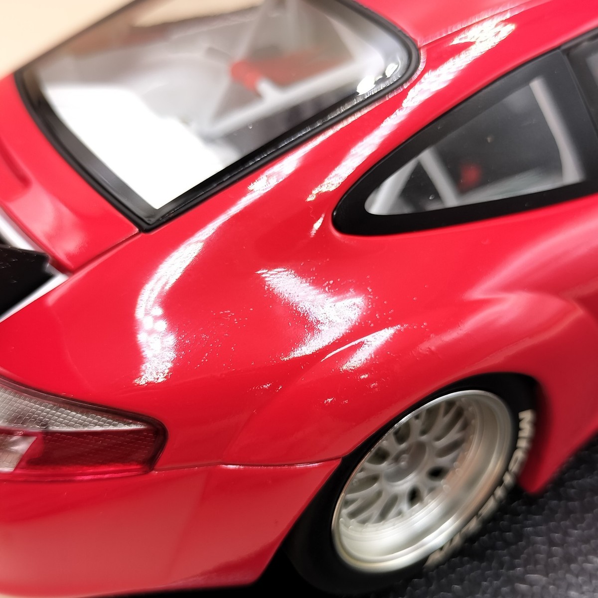 MINICHAMPS 1/18 Porsche 911 GT3 RSR FIA GT 2004 Red 100046400