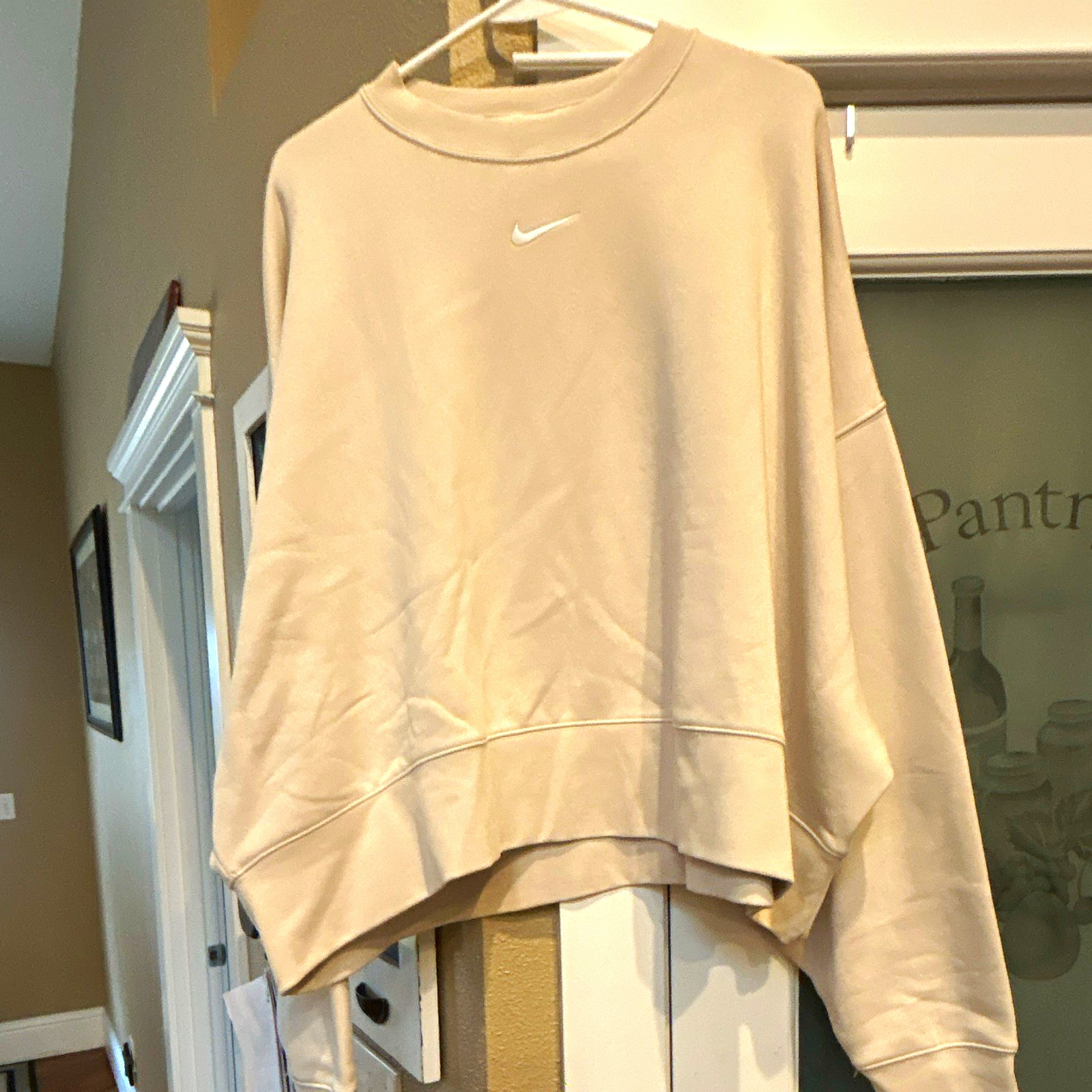 Nike Sportswear Women’s Beige Crew Neck Pullover Fleece Logo Sweatshirt XL