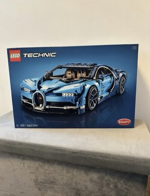 LEGO TECHNIC: Bugatti Chiron (42083)