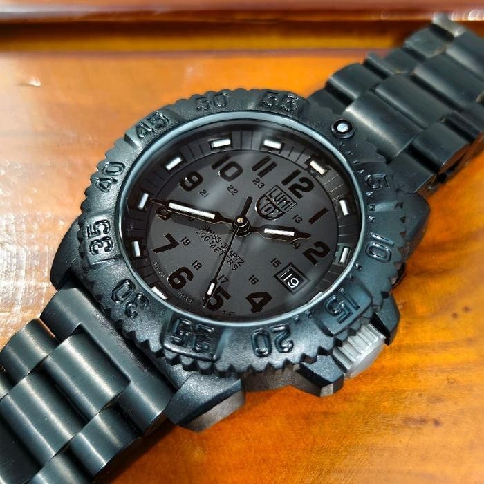 Rare Luminox Navy SeaL 3051 bLack Out Date Swiss Quartz Vintage