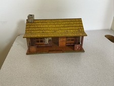 Vtg MARX WESTERN TIN CABIN Building 1950 s W/Chimney