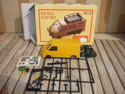 Maquette Heller 1/32 - Camion Renault Trafic Africa Safari - Série Clic-Clac - Occasion