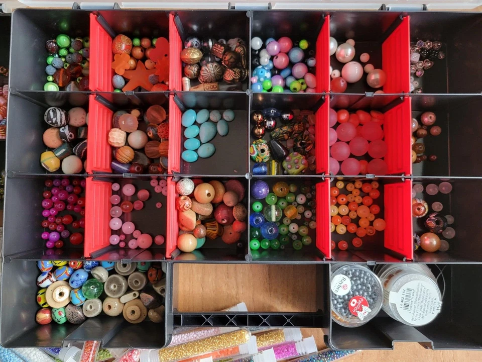 énorme lot PERLES rocailles et autres MIYUKI BISUTERIA ...... NEUF - Photo 2/4