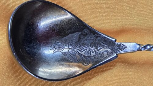 Antique Medallion Coin Silver Bouillon Ladle 30g Brite-Cut – New Harding & Co. - Picture 6 of 7