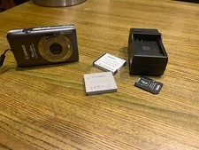 Canon PowerShot ELPH 100 HS Gray Digital Camera w/ Battery & SD Card