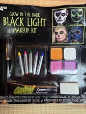 New Glow In The Dark Black Light Make Up Kit Halloween