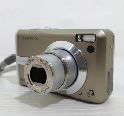 Fujifilm FinePix F30 F Series 6.3MP 3x Zoom Compact Digital Camera