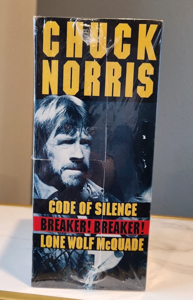 Chuck Norris New and Sealed Set of 3 VHS Action Packed Movies 1994 GoodTimes Vid - Image 2 of 4