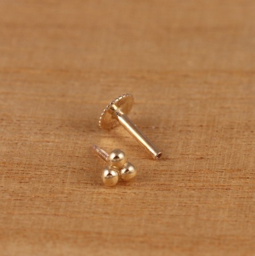 Genuine 9ct Gold Three Dot Trinity Cartilage Screw Back Single Stud Earring Box - Picture 2 of 5