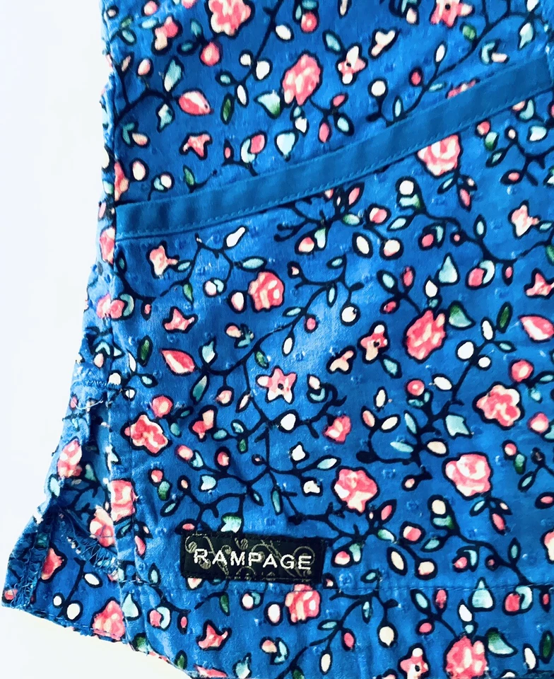 Camisa Médica Rampage Para Mujer Talla XS Azul Estampado Floral Foto 2 de 4