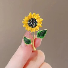Sunflower Crystal Flower Jacket Coat Scarf Brooch Pin Jewelry Fashion Gift