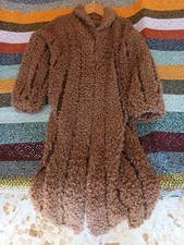 Cappotto sartoriale in pelliccia di astrakan – Made in Italy, raro