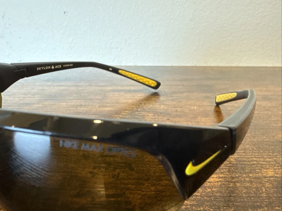 Gafas de sol Nike Skylon Ace EV0525 003 | Envoltura deportiva | Lentes oscuras | Ligeras | Foto 2 de 4