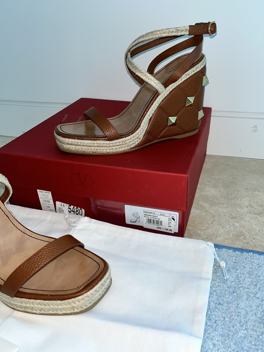 VALENTINO【関税込み】Roman Stud キルティング サンダル 890 VALENTINO GARAVANI Roman Stud Slide,36/6,ITALY,Beige