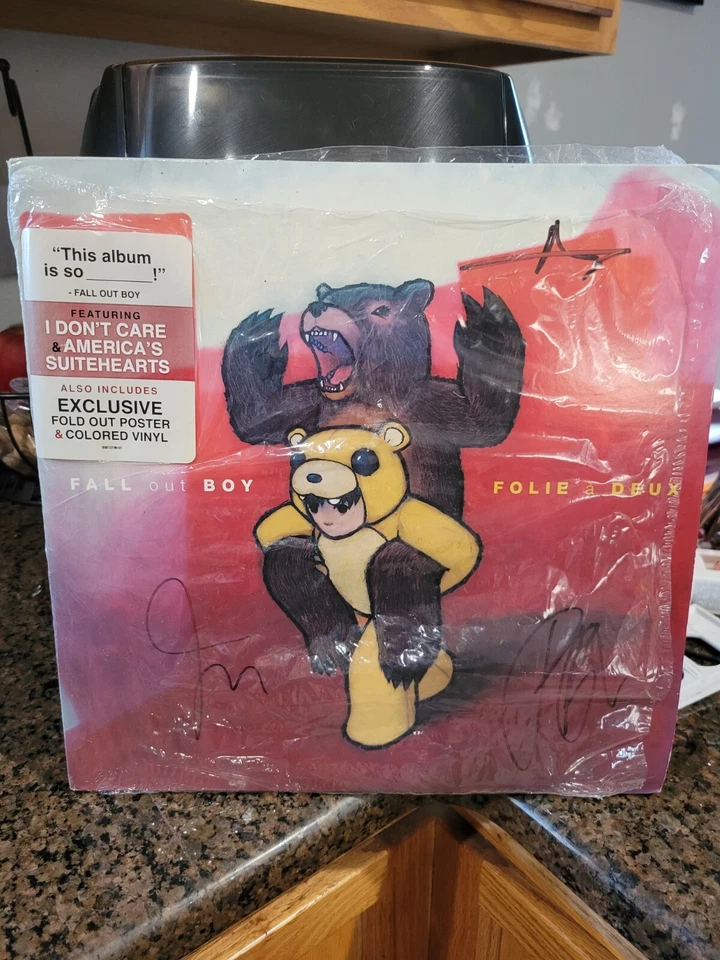 Fall Out Boy - Folie a Deux Vinyl 2x LP Orange and Red RARE - Signed By Band! - Image 2 of 4