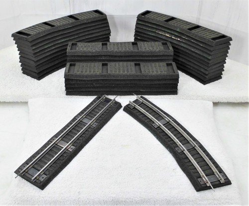 AMERICAN FLYER (13) STRAIGHT & (23) CURVED RUBBER ROADBED / 36 TOTAL PIECES