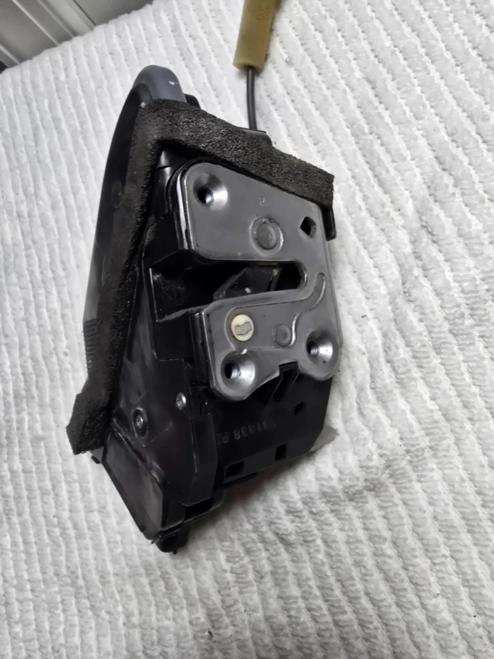 2013 Nissan Sentra Genuine OEM Rear Right Door Lock Latch Actuator 3031338 RH (Y - Image 3 of 4