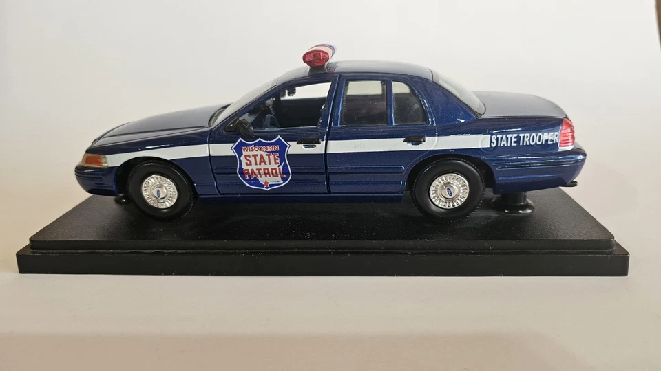 Wisconsin State Patrol 1:24 Scale - Image 3 of 4