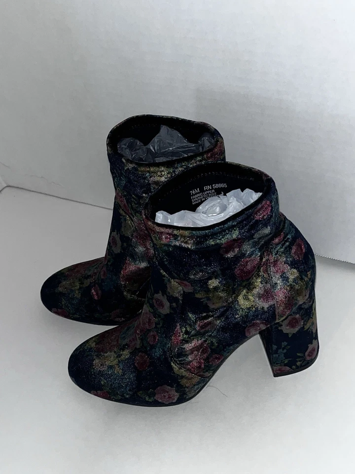 Botines de terciopelo floral para mujer ABOUND botines de tacón ancho talla 7,5 M Foto 2 de 4