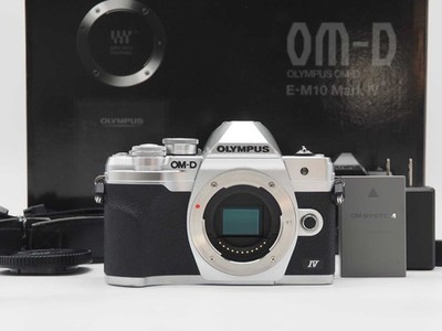 Olympus OM-D E-M10 Mark IV 20.3MP Silber 4300 Auslösungen mit Box [Near Mint]...
