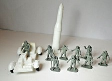 Vintage Lot of Astronaut Toy Men 1970's your own Space Force moon buggy . Lot 6