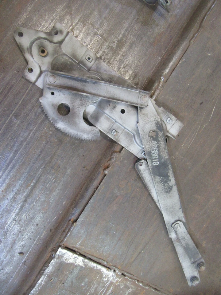 1955 Cadillac Series 62 4 door sedan power window door regulator crank DR - Image 2 of 2