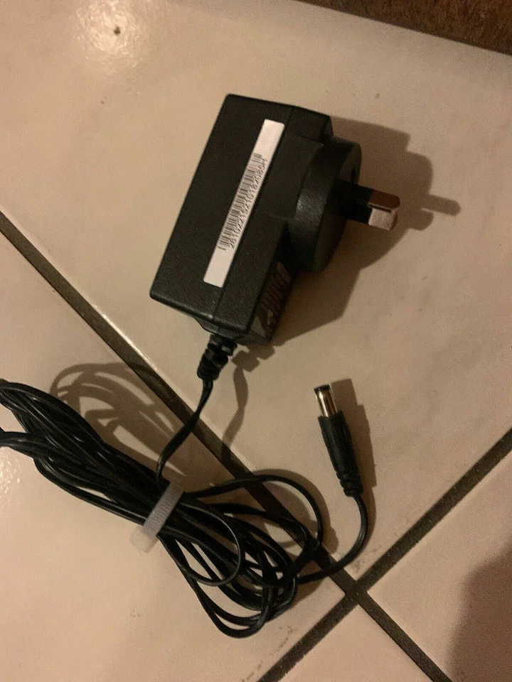 Genuine Netgear MV12-Y120100-A3 AC Adapter for router 12v 1A - Image 4 of 4