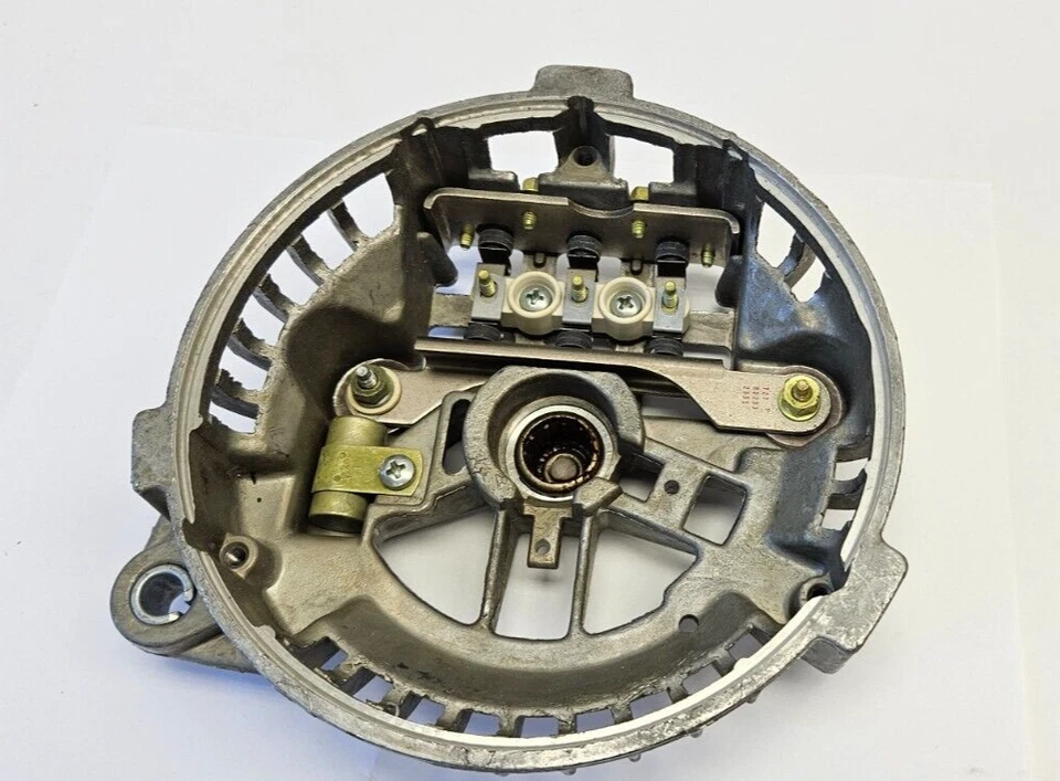 1972-1973 Chrysler Dodge Plymouth alternador retificador escudo final 3438711 NOS. - Imagem 3 de 4